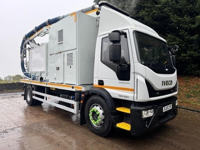 2019 19 Iveco Eurocargo 180-250 E6 vacuum road side litter collector 10,000kms
