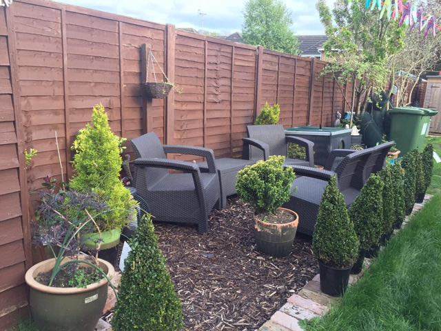 Double Room Rent  - 2 floor Cottage House with Garden - Female only please