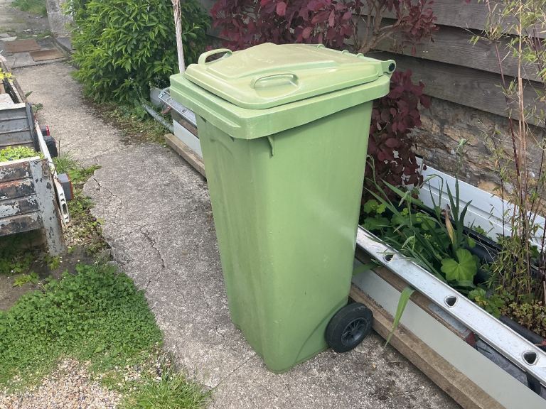 Green Wheelie Storage Bin 140L capacity. Used condition 