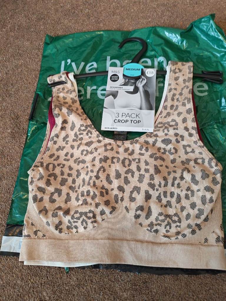 New M&S 3 pack of crop tops, size medium. 