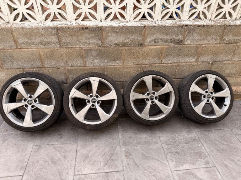 Audi OEM rotor 19” alloy wheels with tyres 