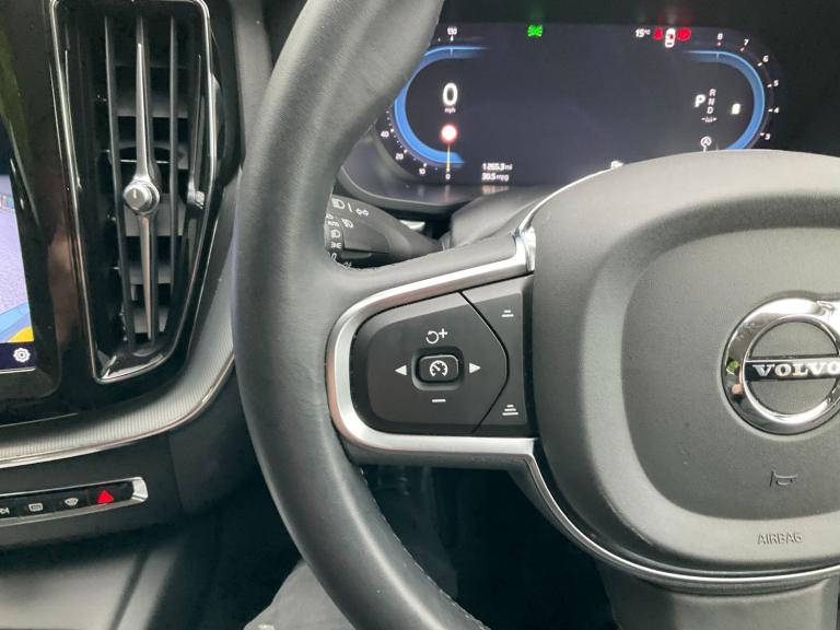 2023 Volvo XC60 2.0 B5p Core 5Dr Awd Geartronic SUV Petrol Automatic