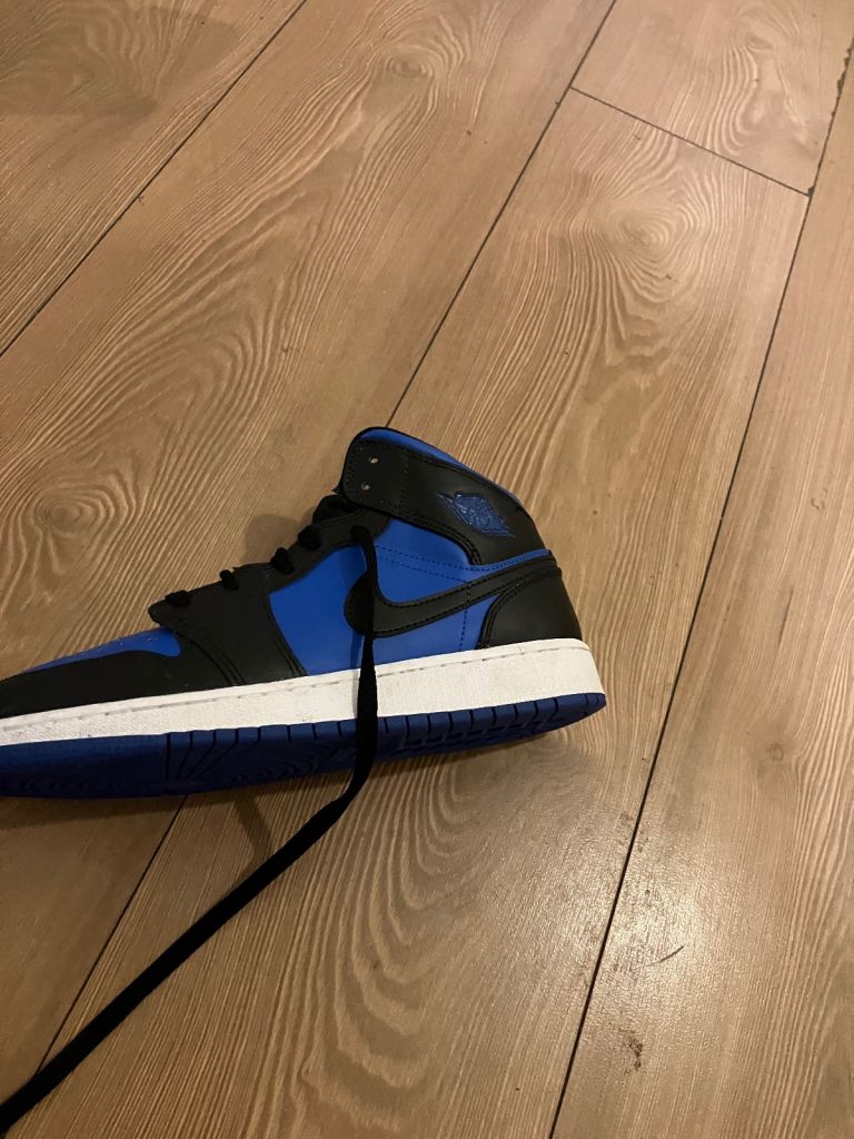 Nike mid 1s older boys size 6