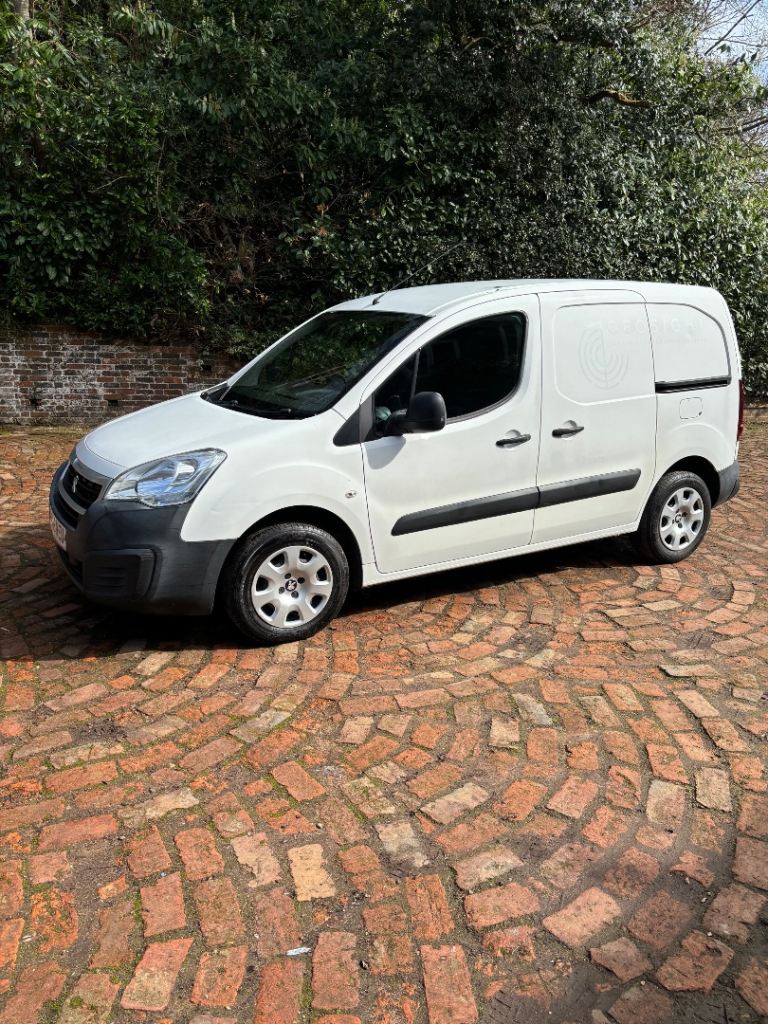Peugeot partner diesel 2015/65plate mot fsh drives superb