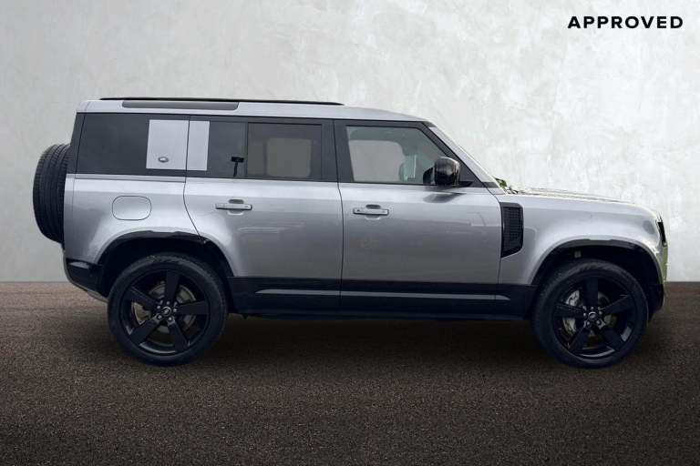 2024 Land Rover Defender 110 3.0 D300 X-Dynamic SE 5dr SUV DIESEL Automatic