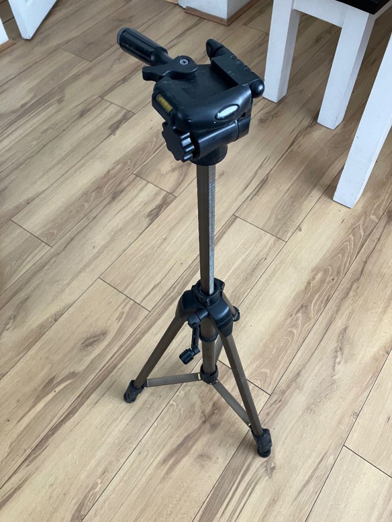Hama Camera Tripod – Good Condition