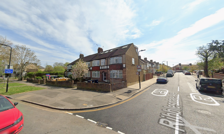 BENEFITS ACCEPTED - Studio Flat Available in Northolt Ealing UB5