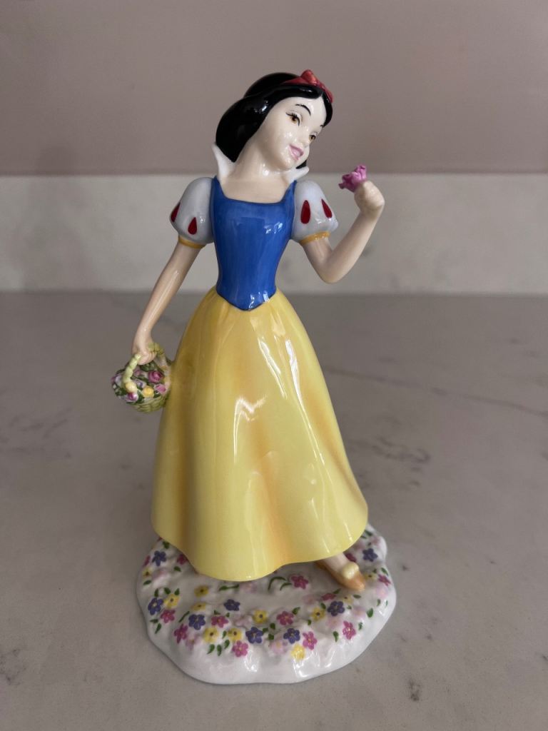 Royal Doulton Snow White Figurine - Disney Princess, As Good As New