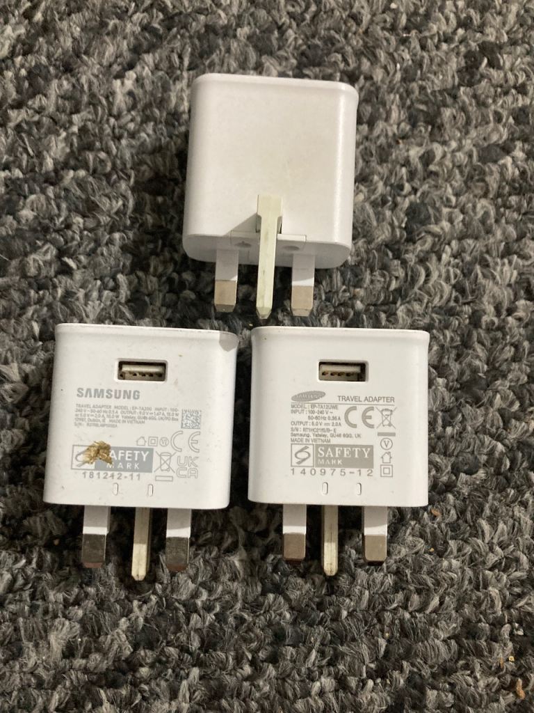 Samsung USB Wall Plugs - White, Good Condition