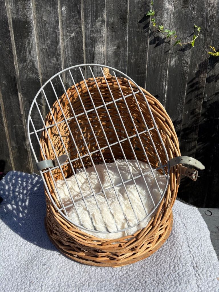 Animal Carrying Basket 