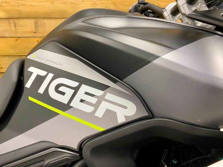 2023 Triumph Tiger 900 Rally Aragón Edition, Only 1,164 Miles, Panniers, Top bo