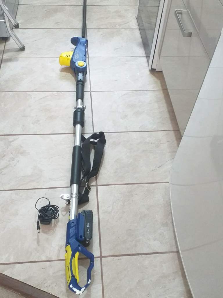  Cordless Long Reach Hedge Trimmer, 20V Lithium-Ion 2.43m