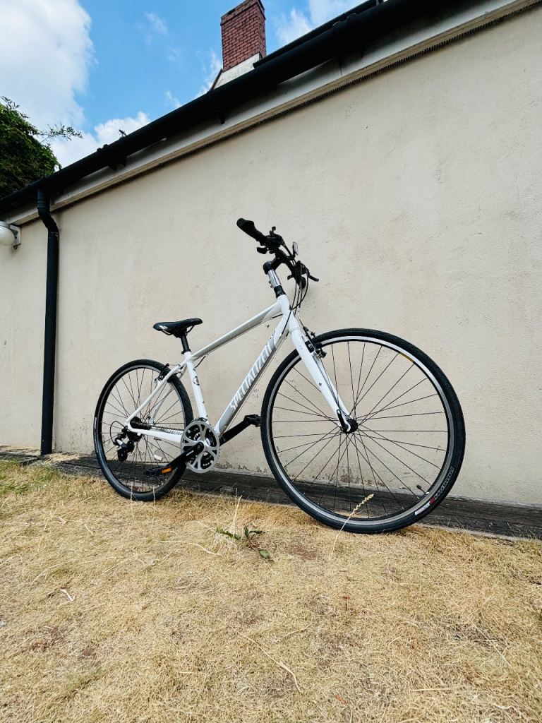 SPECIALIZED BIKE IN AMAZING CONDITION 