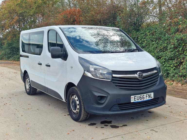 2017 Vauxhall Vivaro 2900 COMBI 9 Seat Minibus  102k Miles  Drives Perfect