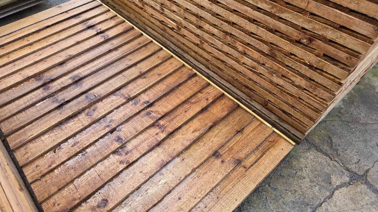 🌟 Heavy Duty Feather Edge Fencing Panels. Pressure Treated Brown. Made With 75 x 32mm Back Batons