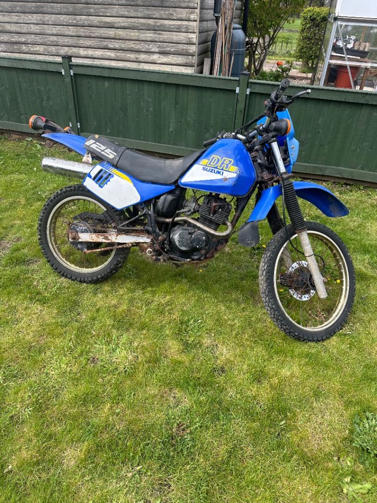 Suzuki dr 125 motorbike road registered 