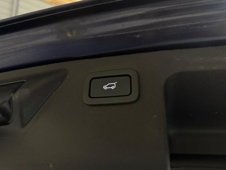 2016 Land Rover Discovery Sport 2.0 TD4 HSE Luxury SUV 5dr Diesel Auto 4WD Euro