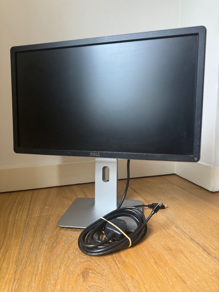 Dell P2214HB 22" inch Full HD 1080p monitor, in very good condition, pick-up around Holborn, London