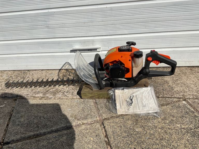 Petrol hedge cutter 