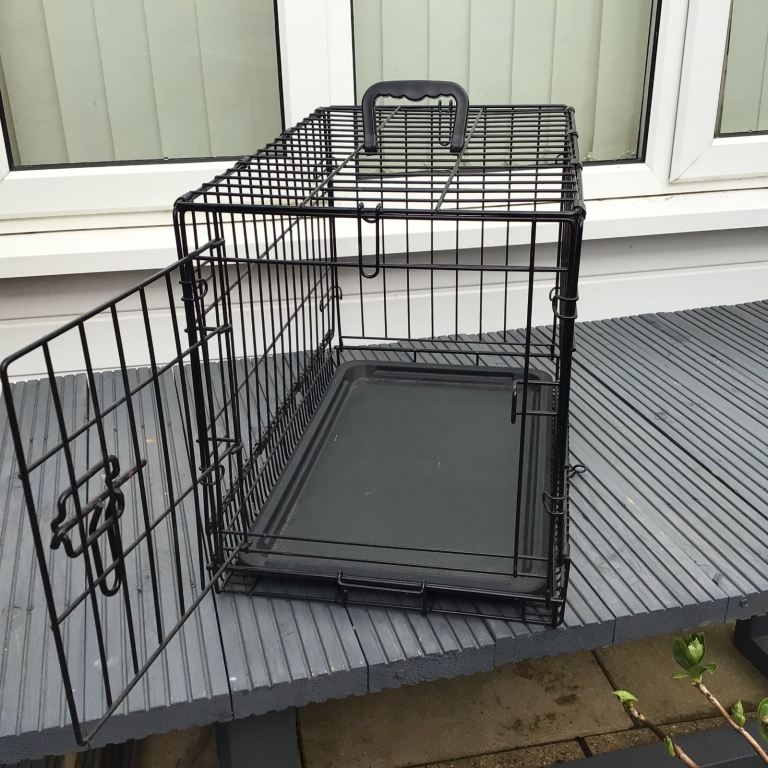 PET CRATE/CARRIER/CAGE.   £10.00 