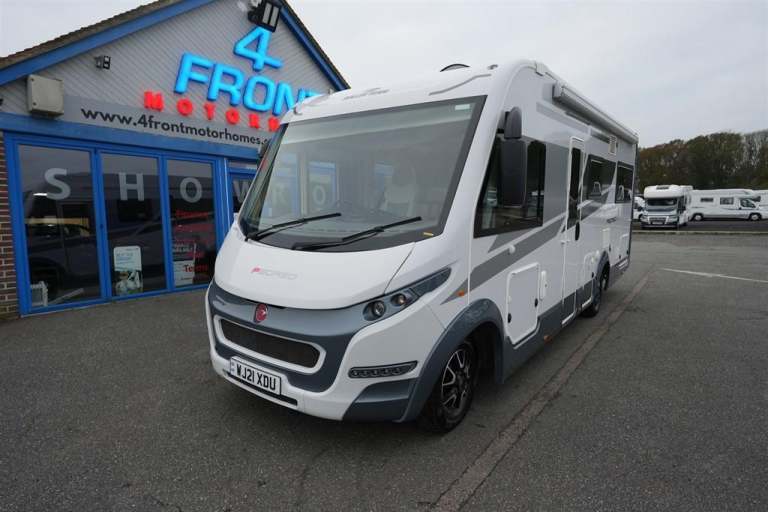 Roller Team Pegaso 745 FIAT 9 SPEED 4 BERTH 4 TRAVEL SEAT MOTORHOME