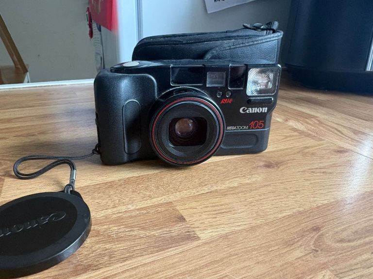 Canon megazoom 105 camera