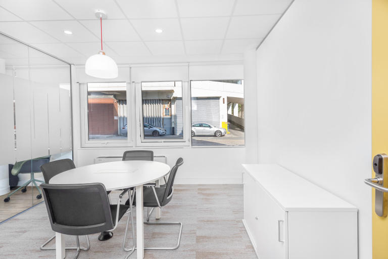 London - BR11LU \ Serviced Office for Rent with 5-Desk Capacity