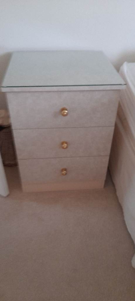 Bedside cabinet