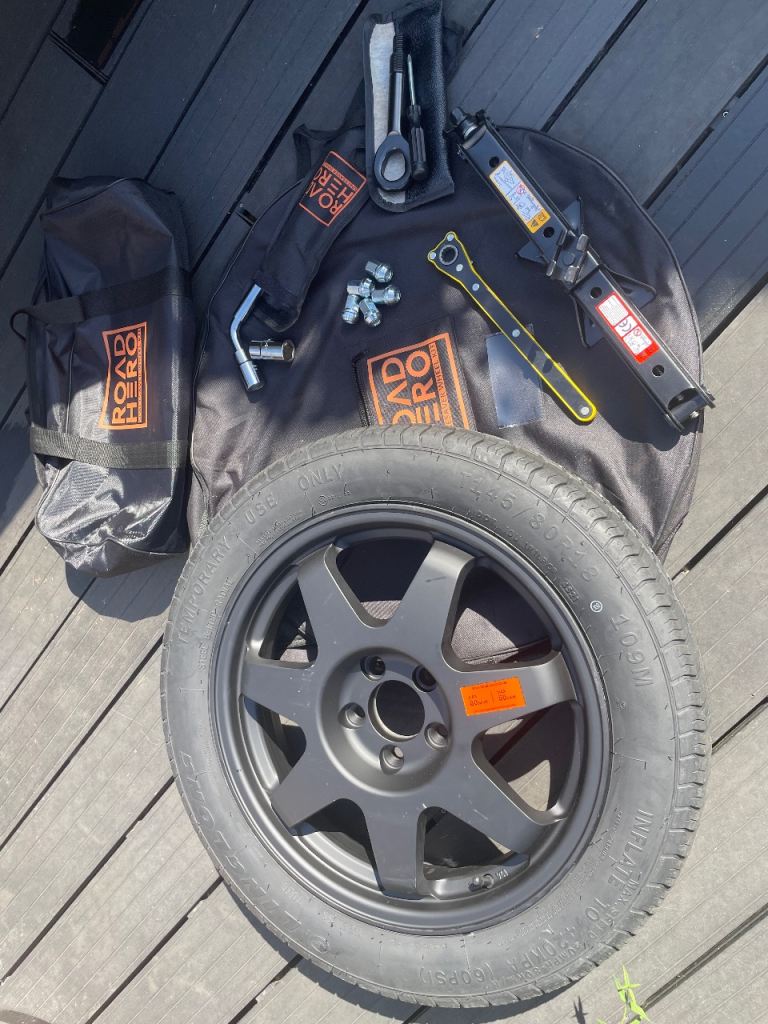 Road Hero spare wheel kit