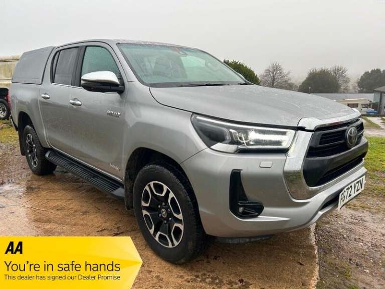  Toyota Hilux 2.4 D-4D Invincible Auto 4WD Euro 6 (s/s) 4dr Diesel Automatic