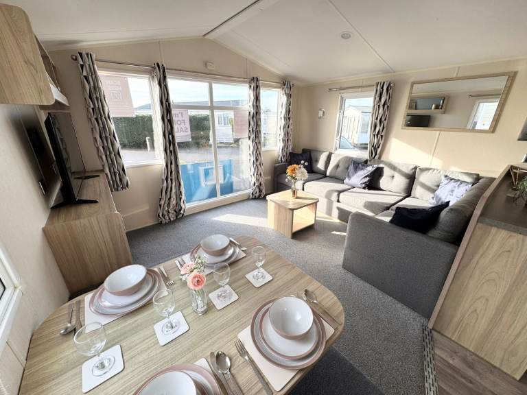 Beautiful Hampshire Caravan For Sale