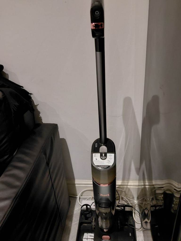 Shark Hydrovac Cordless Vacuum Cleaner - 
