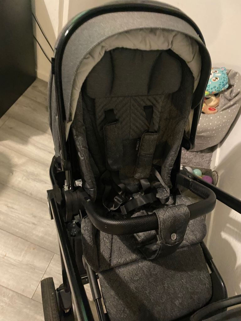 Venicci travel system 