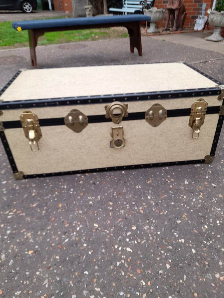 Travel chest 