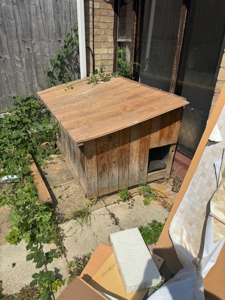 Outdoor pet bed 