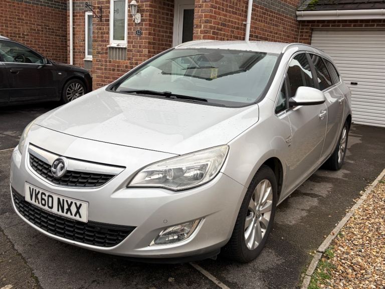 Vauxhall, ASTRA, Estate, 2011, Manual, 1956 (cc), 5 doors