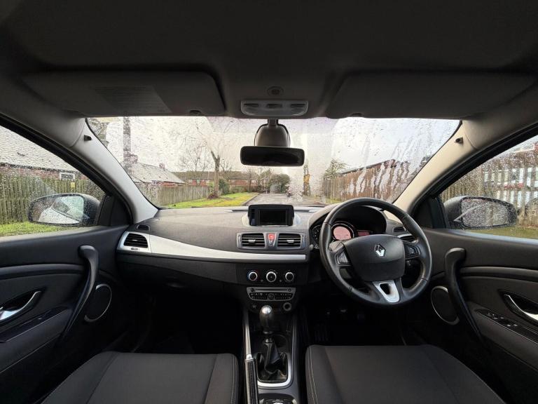 2011 Renault Megane 1.6 16V Dynamique TomTom Euro 5 3dr COUPE Petrol Manual