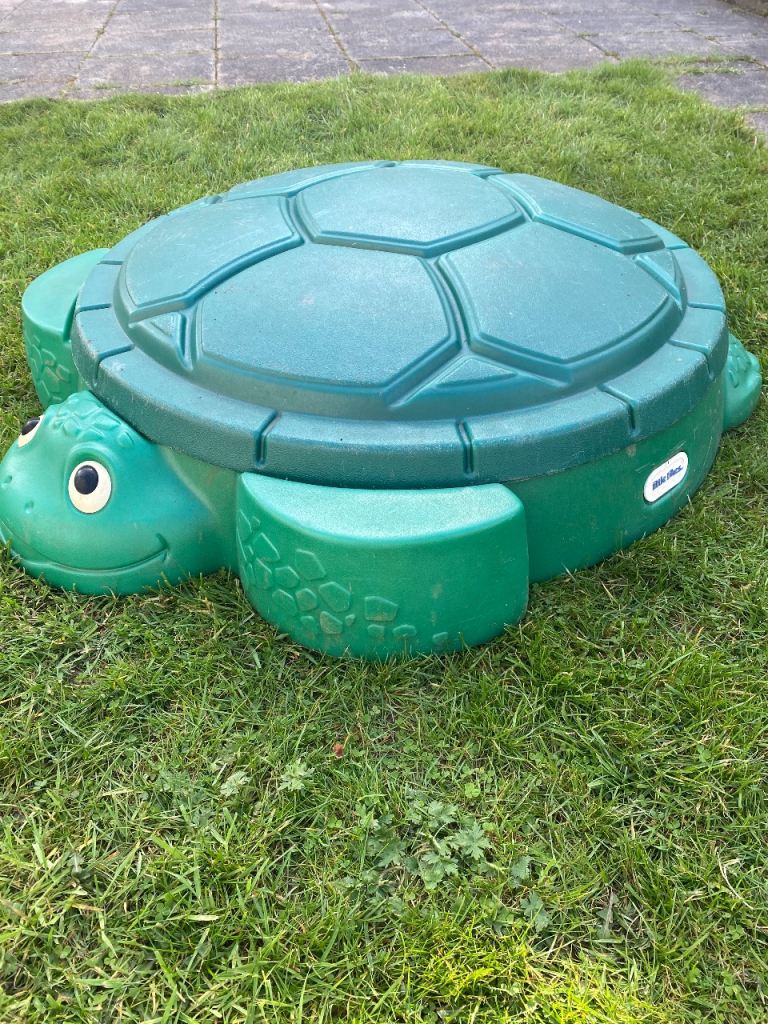 Little tikes sand pit 