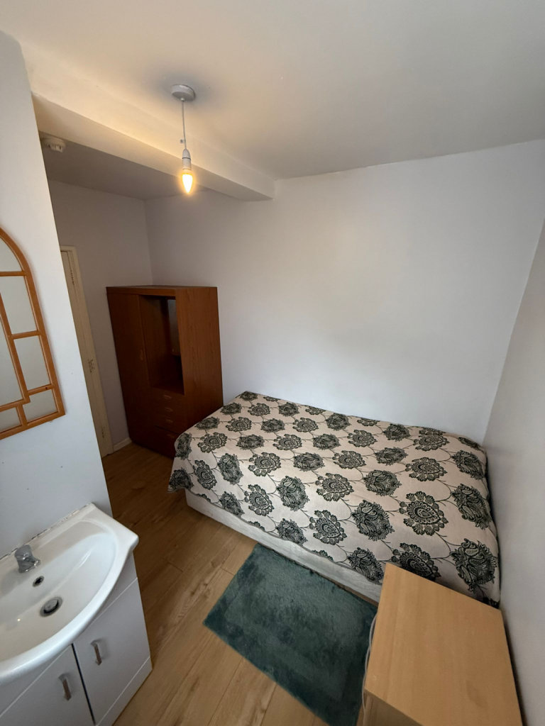 1 bedroom in LU4 8QN