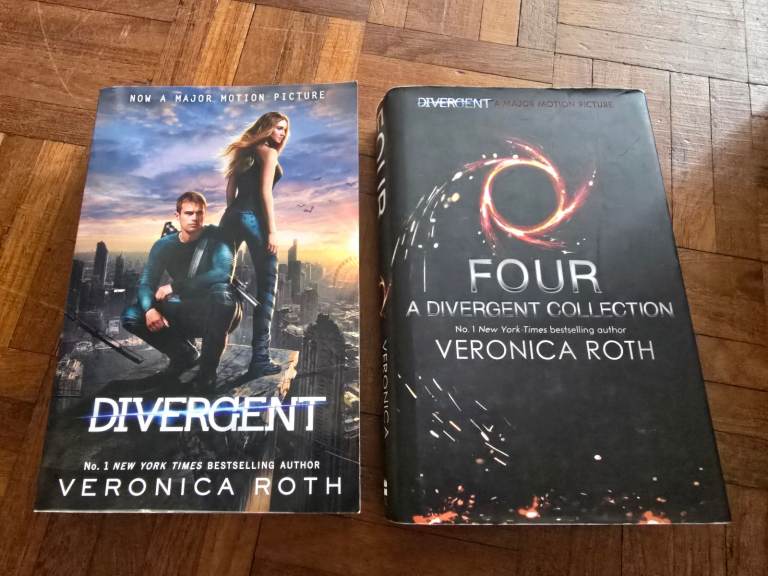 Veroncia Roth books from the Divergent series  x 2 collection Salhouse  