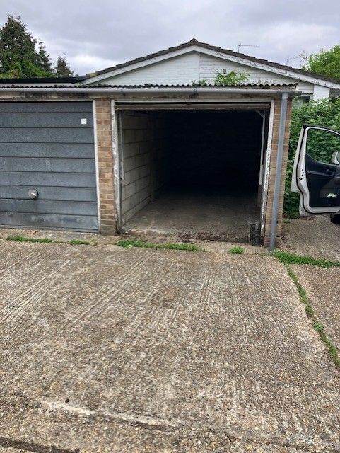 Lockup garage 