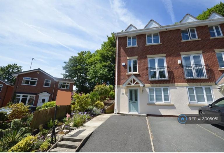 4 bedroom house in Boddens Hill Road, Stockport, SK4 (4 bed) (#3008051)