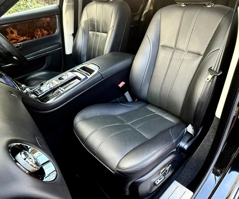 2010 Jaguar XJ 5.0 V8 Premium Luxury Auto Euro 5 4dr (LWB) SALOON Petrol Automatic