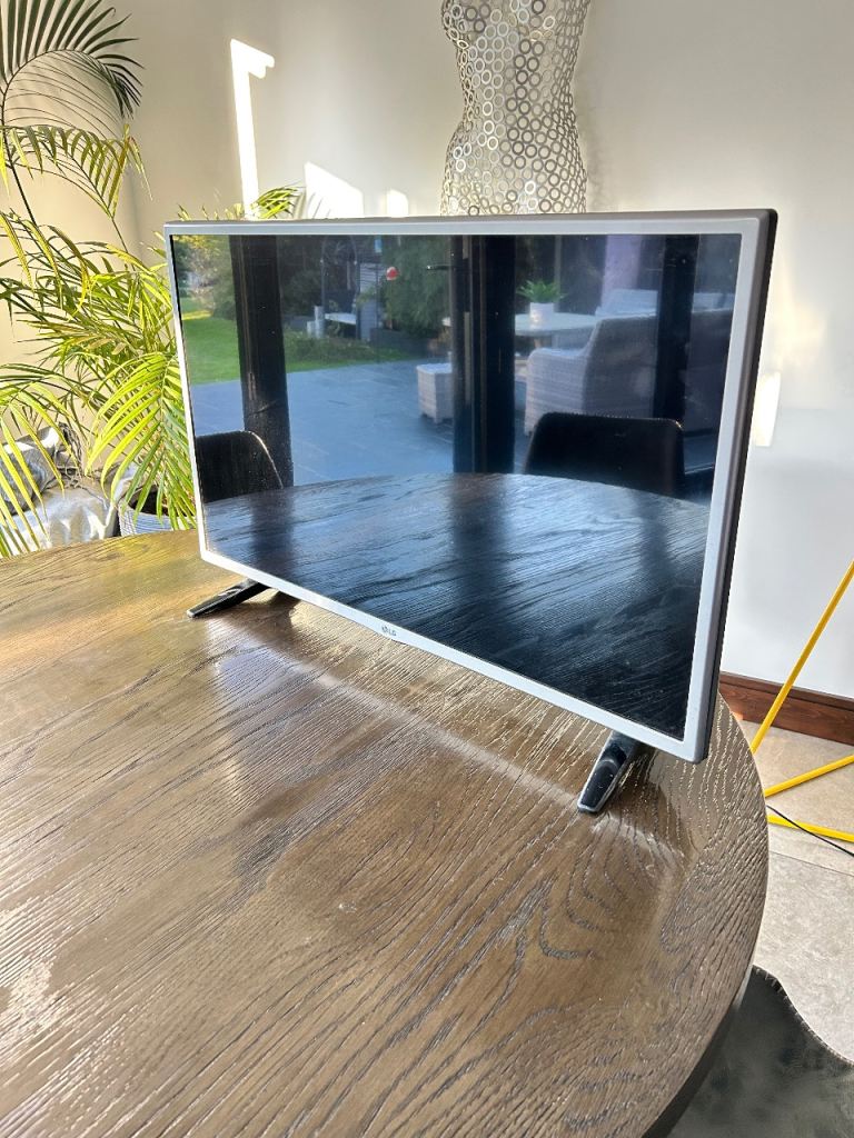 LG TV 32’