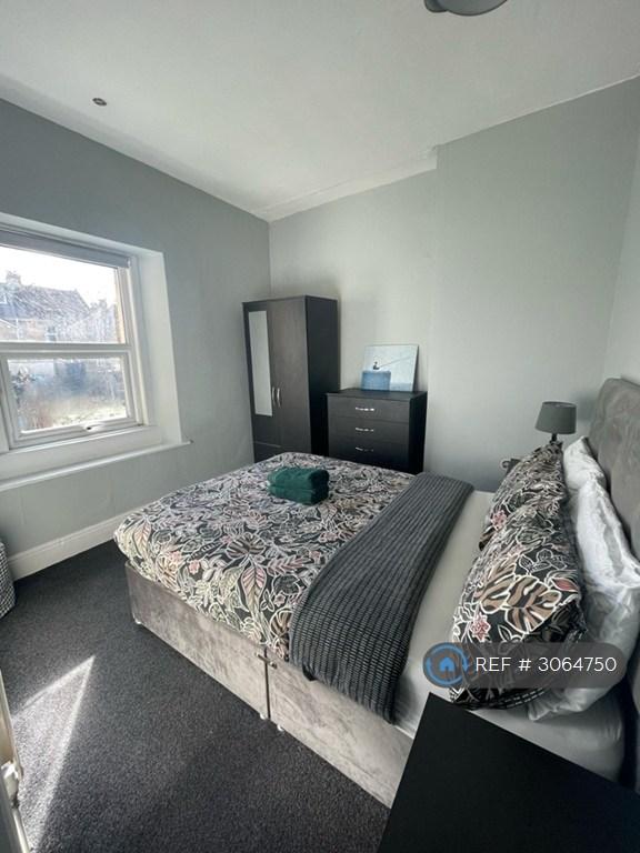 4 bedroom house in High St, Bath, BA2 (4 bed) (#3064750)