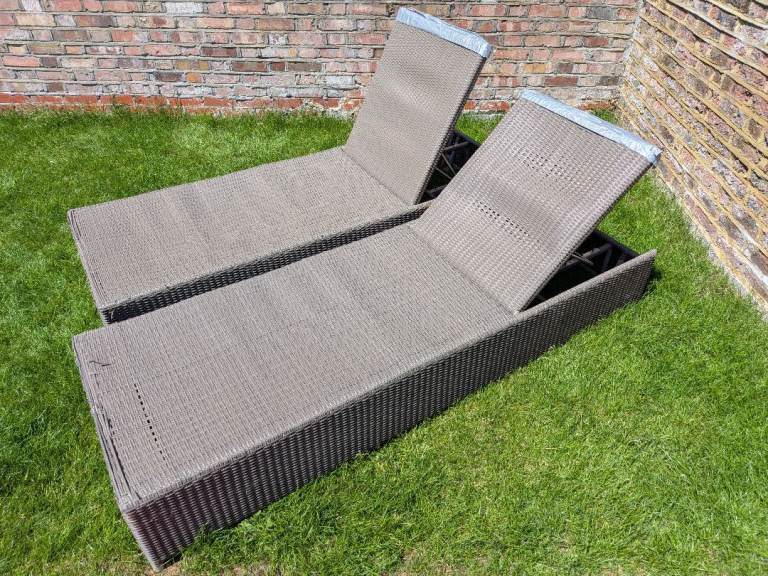 Sun loungers (2 or 1)