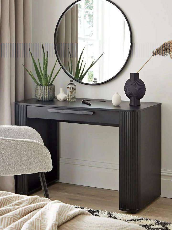 Carina Dressing Table ( 50% OFF RRP £209 - BARGAIN!!))