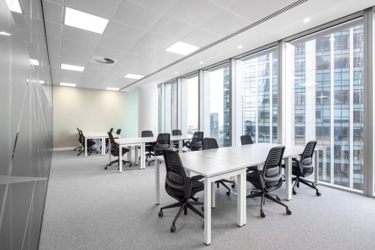 London - EC2N 4AG \ Office Space for Rent with a 5-Desk Layout
