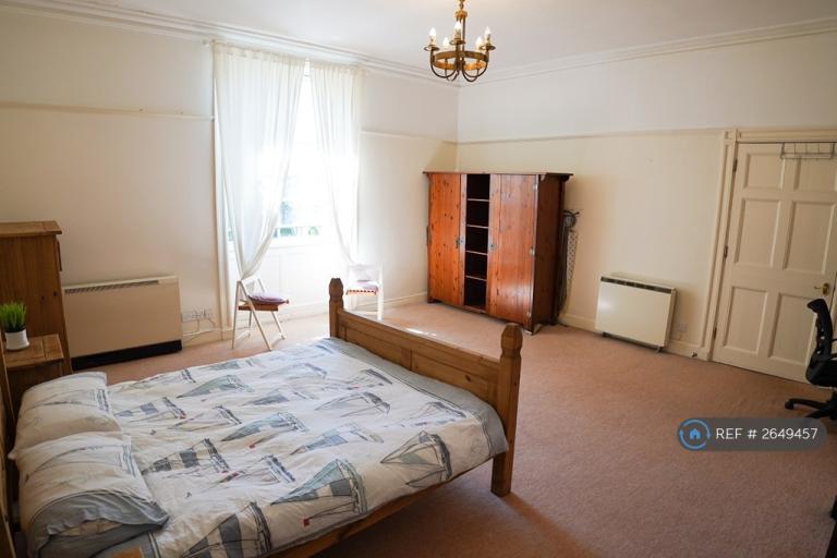 2 bedroom flat in Imperial Hotel, Exeter, EX4 (2 bed) (#2649457)