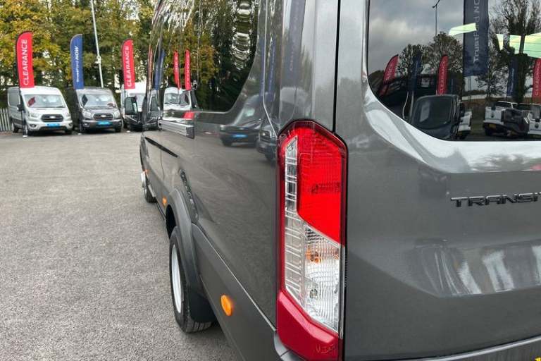 2025 Ford Transit 460 Limited AUTO L4 H3 ELWB High Roof 17 Seat Minibus RWD 2.0 EcoBlue 165ps Min...